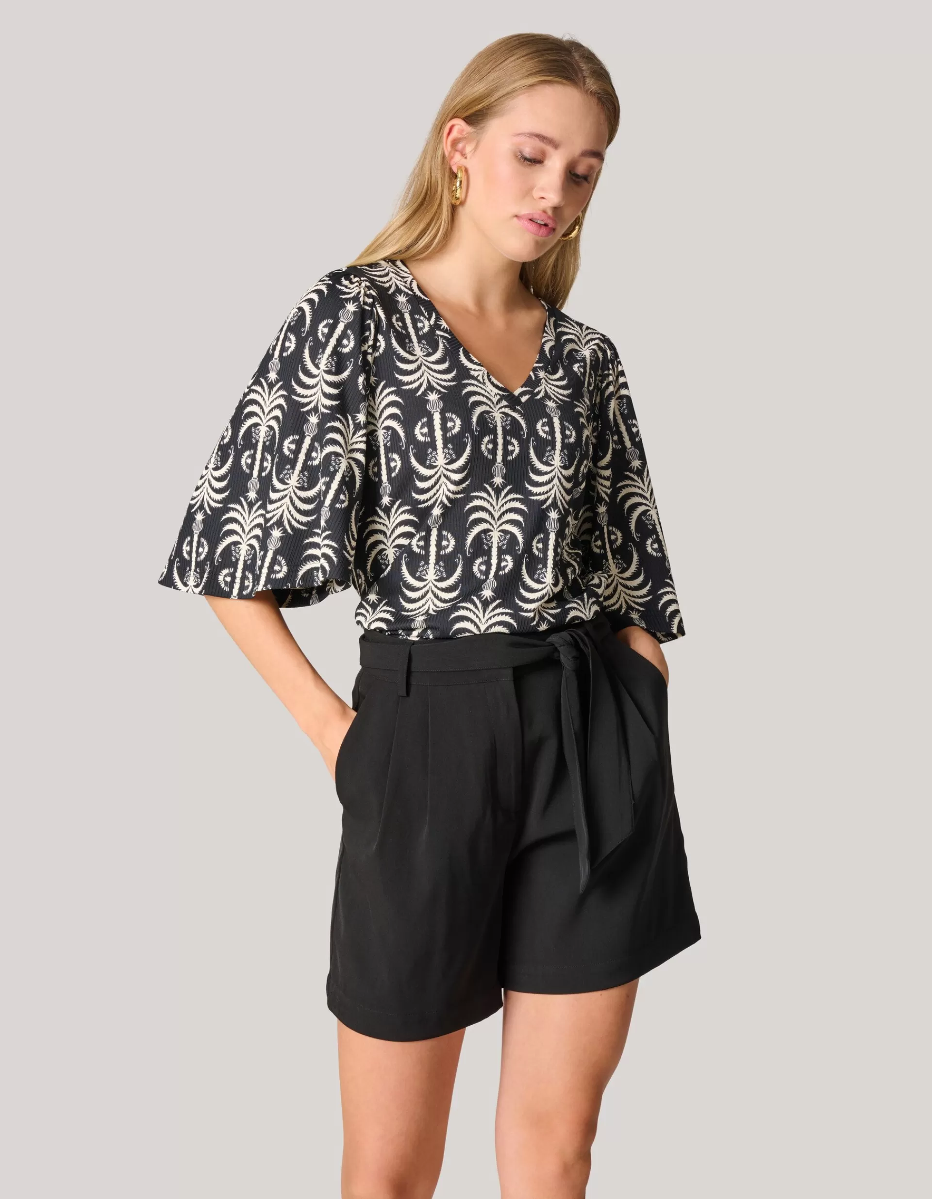 Printed Rib Jersey Ruffle Top Zwart>Shoeby Best