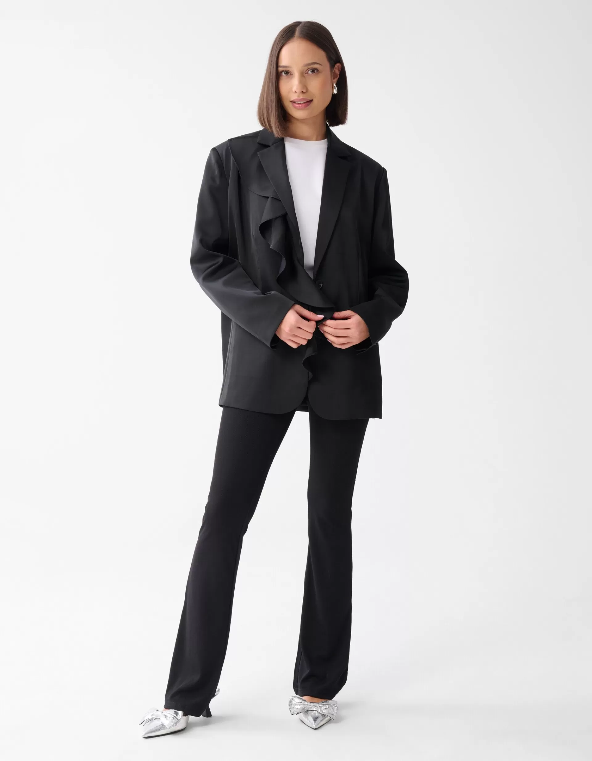 Satijnen Ruffle Blazer Zwart>Shoeby Outlet